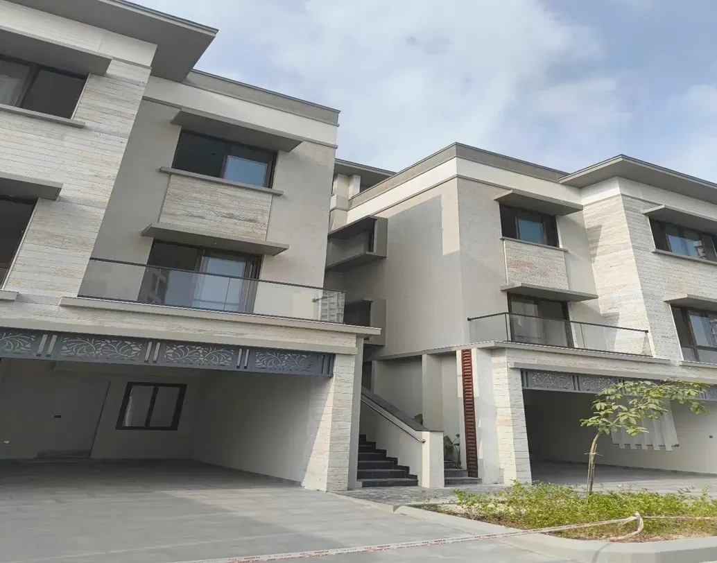 Prestige Hillside Gateway