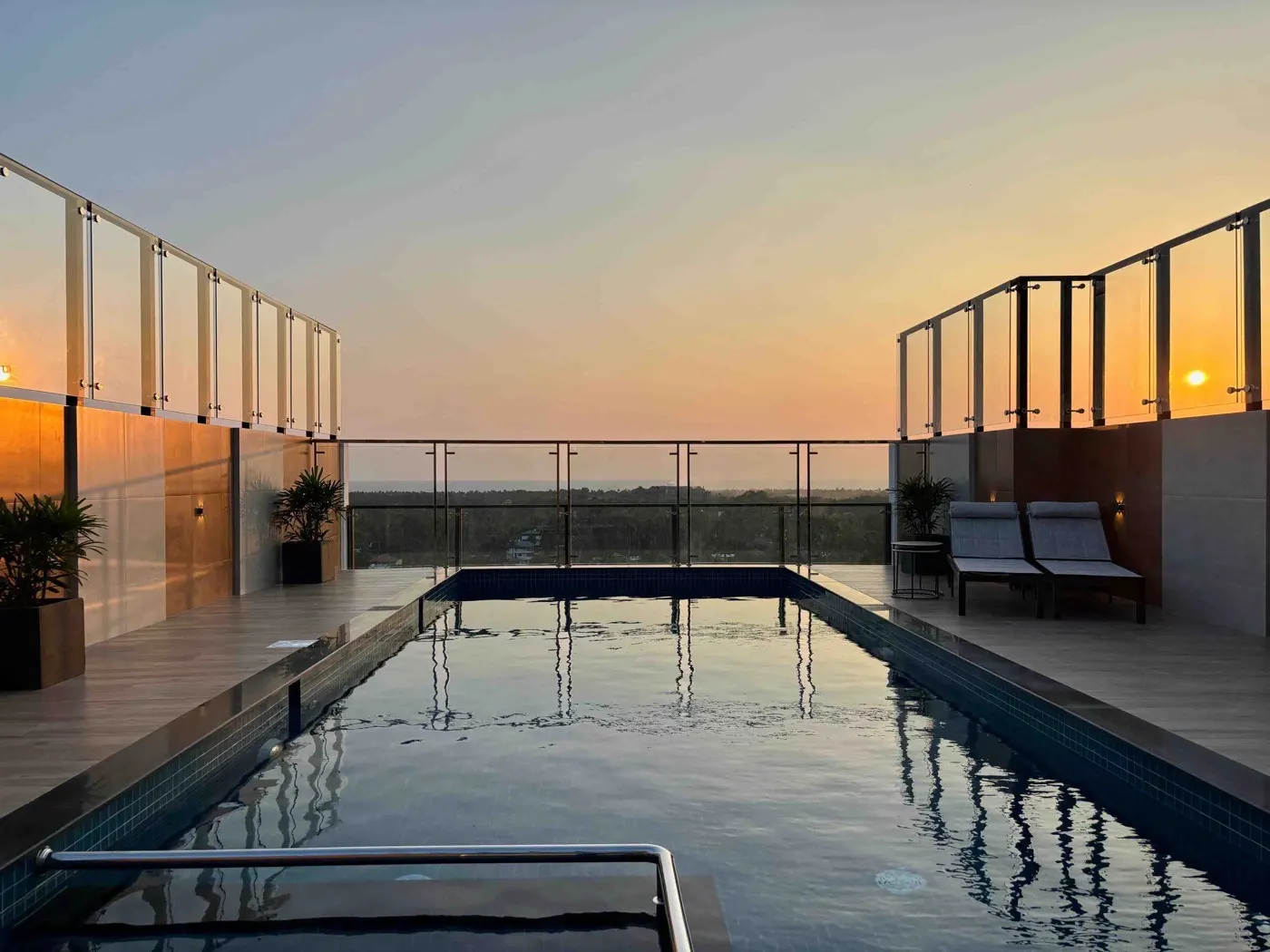 The Cyber Bay By Favourite Homes: project elevation and photograph